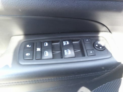 Used 2018 Jeep Grand Cherokee Altitude AWD/4WD image 18