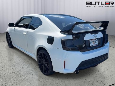 Used 2014 Scion tC FWD image 4