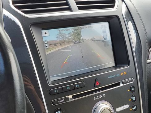 Used 2018 Ford Explorer Platinum AWD/4WD image 34
