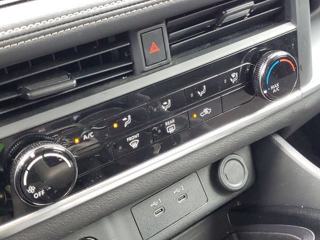 Used 2024 Nissan Rogue S AWD/4WD image 15