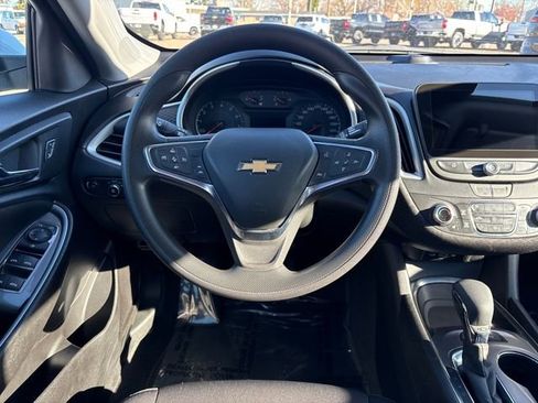 Used 2024 Chevrolet Malibu LT image 11
