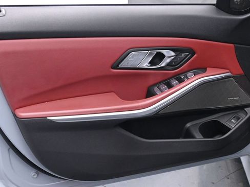 Used 2023 BMW 330i xDrive Sedan AWD/4WD image 9