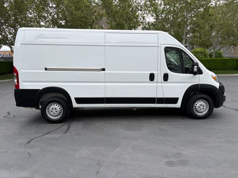 Used 2026 RAM ProMaster 2500 w/ Convenience Group FWD image 8