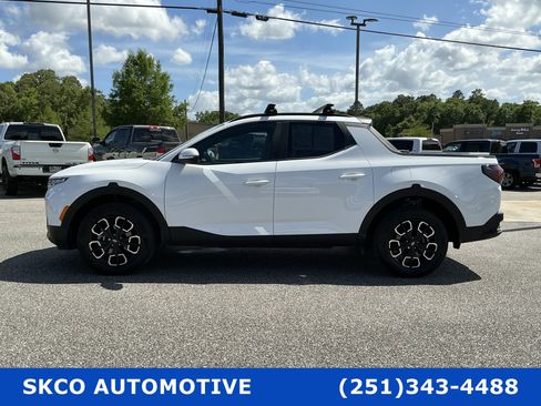 Used 2023 Hyundai Santa Cruz SEL Premium image 2