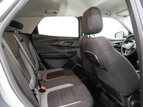Used 2024 Chevrolet TrailBlazer LT w/ Convenience Package FWD image 12