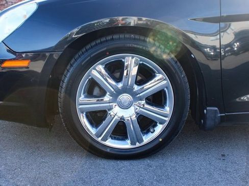 Used 2010 Chrysler Sebring Limited image 29