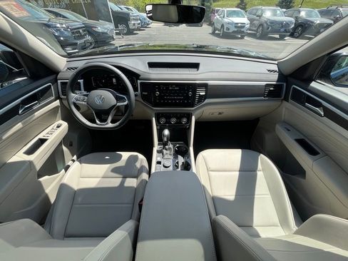 Certified 2023 Volkswagen Atlas SE w/ Panoramic Sunroof Package AWD/4WD image 14