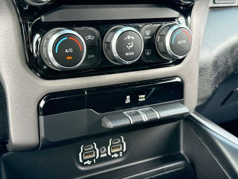 Used 2022 RAM 1500 Big Horn AWD/4WD image 22