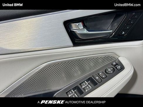 Used 2023 Acura MDX SH-AWD w/ Technology Package image 3