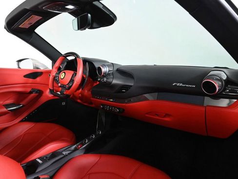 Certified 2022 Ferrari F8 Tributo RWD image 17