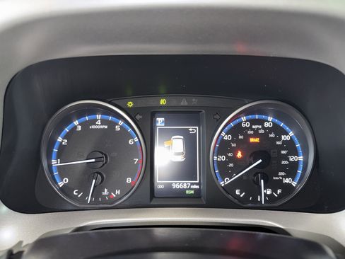 Used 2018 Toyota RAV4 XLE image 22