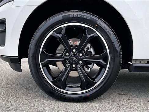 Used 2022 Ford Expedition Max Limited image 9