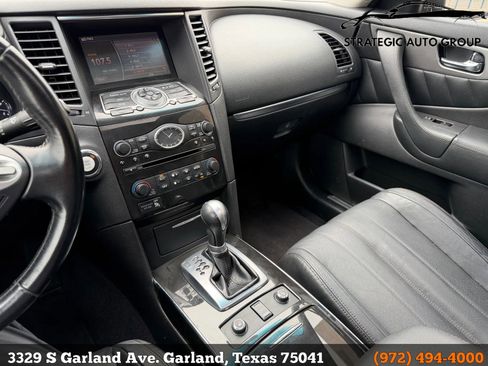 Used 2017 INFINITI QX70 3.7 image 12