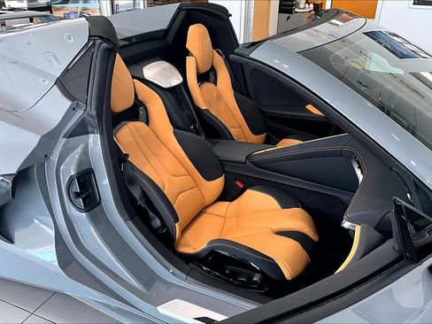 Used 2024 Chevrolet Corvette Stingray Preferred Conv w/ Z51 Performance Package RWD image 7