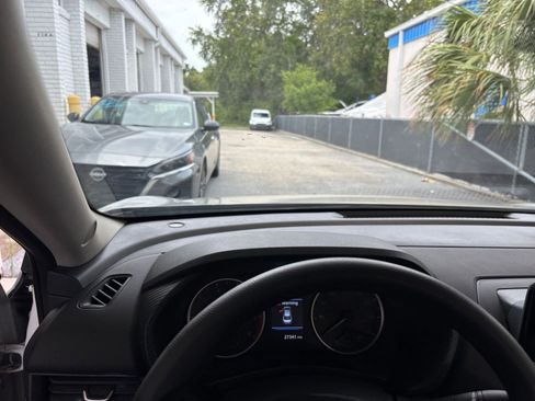 Used 2025 Nissan Sentra S FWD image 35