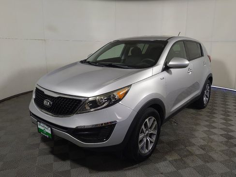 Used 2016 Kia Sportage LX AWD/4WD image 2
