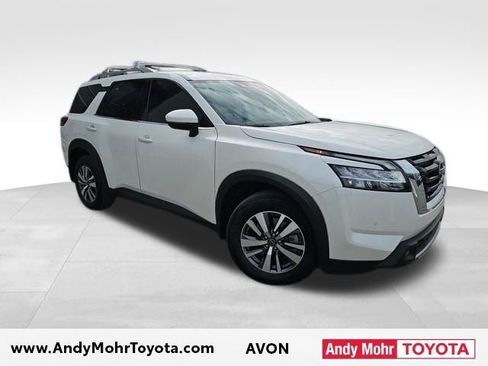 Used 2023 Nissan Pathfinder SL image 1