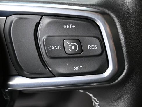 Used 2023 Jeep Wrangler Unlimited Sahara w/ Cold Weather Group AWD/4WD image 17