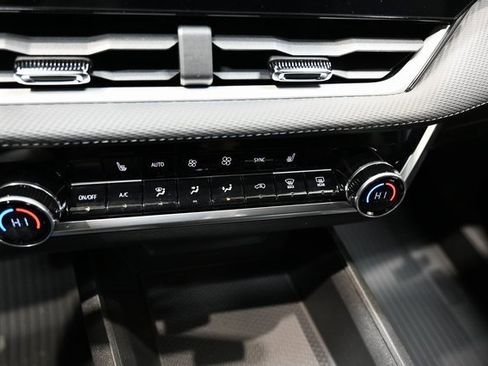 New 2026 Chevrolet Equinox LT w/ Convenience Package II image 17