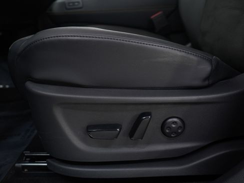 Used 2024 Nissan Ariya EVOLVE+ e-4ORCE image 26