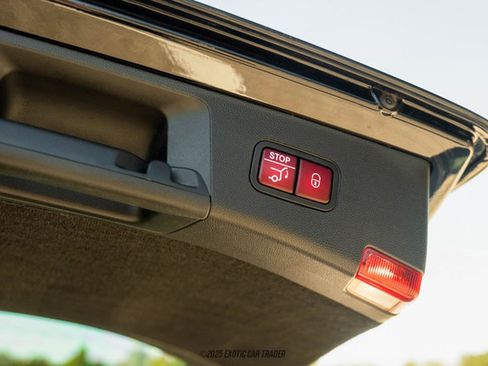 Used 2013 Mercedes-Benz E 63 AMG Wagon image 97