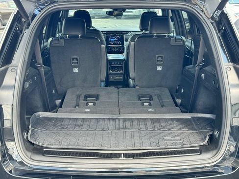 Used 2023 Jeep Grand Cherokee L Laredo AWD/4WD image 19