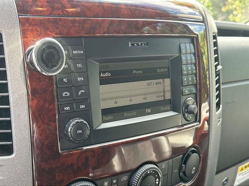 Used 2016 Mercedes-Benz Sprinter 2500 image 14