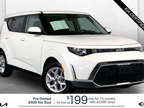 Used 2025 Kia Soul LX FWD image 1