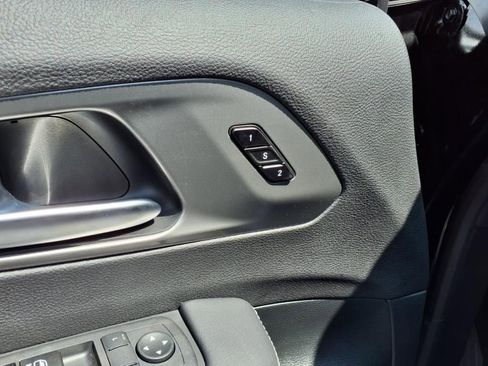 New 2026 Chrysler Pacifica Select image 11