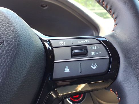 Used 2025 Honda HR-V Sport image 25