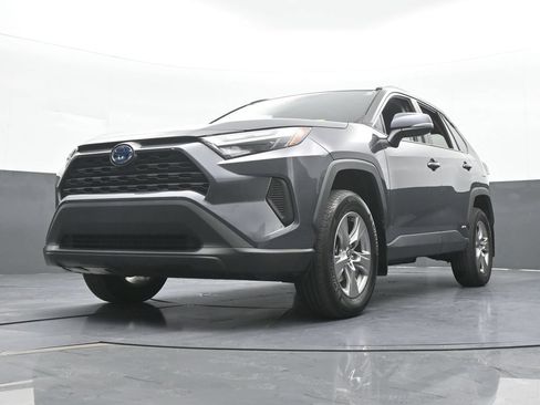 Used 2024 Toyota RAV4 XLE AWD/4WD image 49