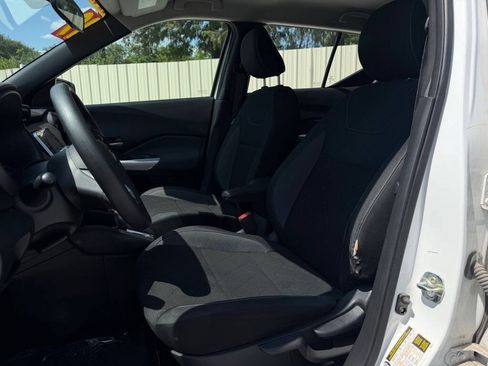 Used 2019 Nissan Kicks SV FWD image 10
