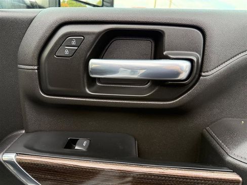 Used 2022 Chevrolet Silverado 2500 LT w/ Convenience Package image 17