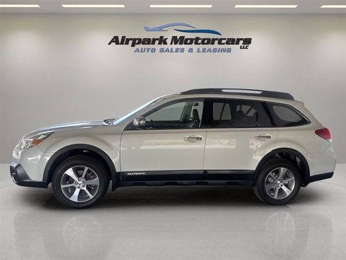 Used 2013 Subaru Outback 3.6R Limited w/ Special Appearance Pkg image 2