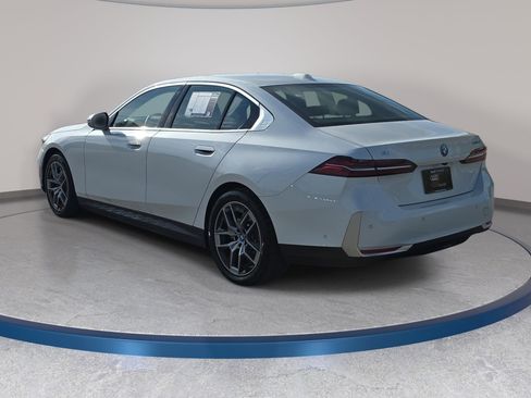 Used 2024 BMW i5 eDrive40i w/ Premium Package RWD image 6