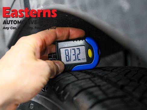 Used 2023 Chevrolet Equinox LT w/ Driver Convenience Package image 25