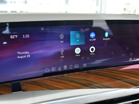 Used 2025 Cadillac Escalade Sport Platinum w/ LPO, ONYX Package image 41