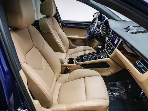 Certified 2026 Porsche Macan AWD/4WD image 20
