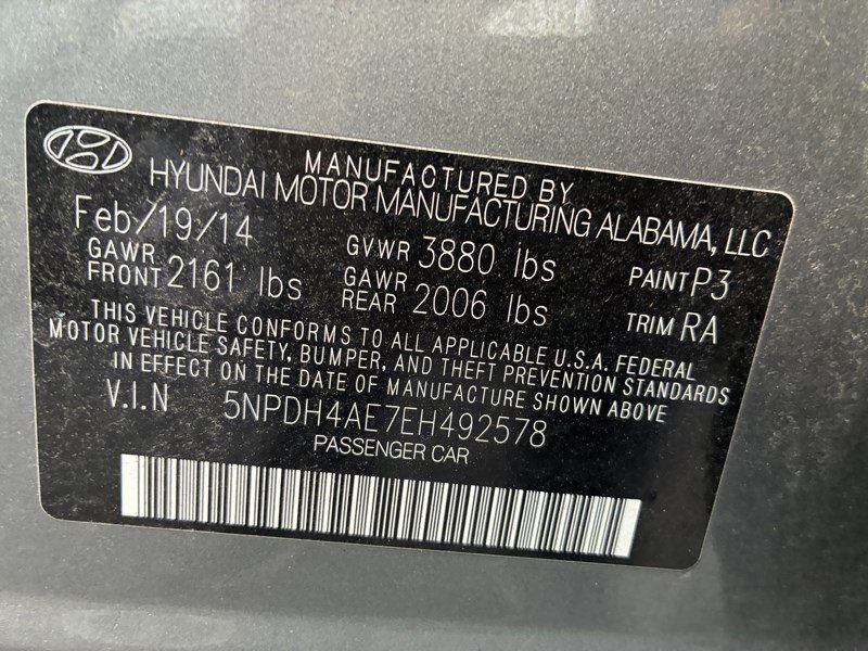 Used 2014 Hyundai Elantra Limited w/ Option Group 03 FWD image 22