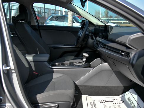 Used 2025 Kia K4 LXS image 43