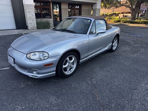 Used 2000 MAZDA MX-5 Miata LS image 3