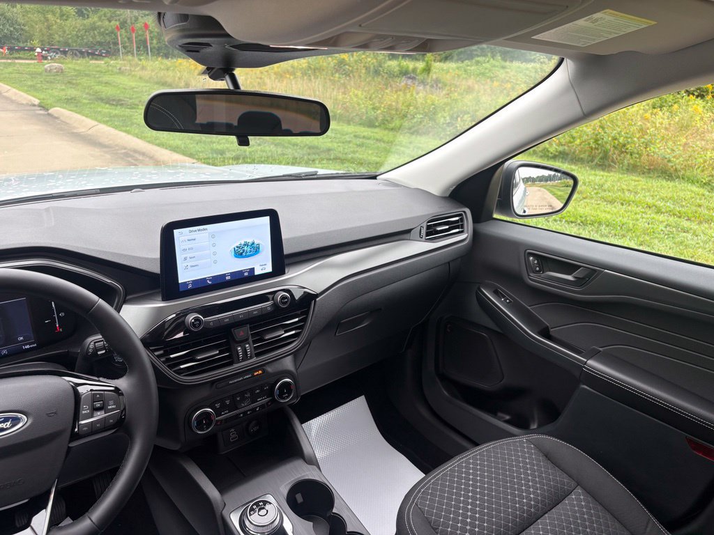 Used 2026 Ford Escape Active w/ Cold Weather Package FWD image 48
