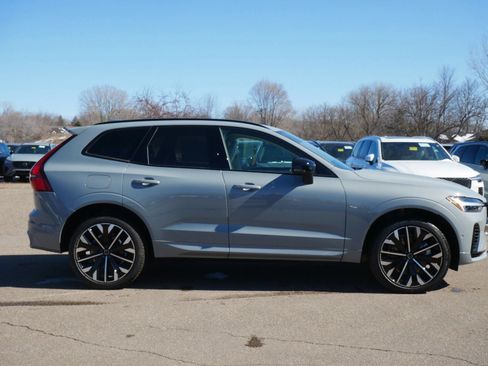 New 2026 Volvo XC60 T8 Ultra w/ Climate Package AWD/4WD image 2