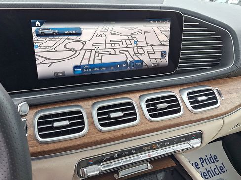 Used 2025 Mercedes-Benz GLS 450 4MATIC image 20