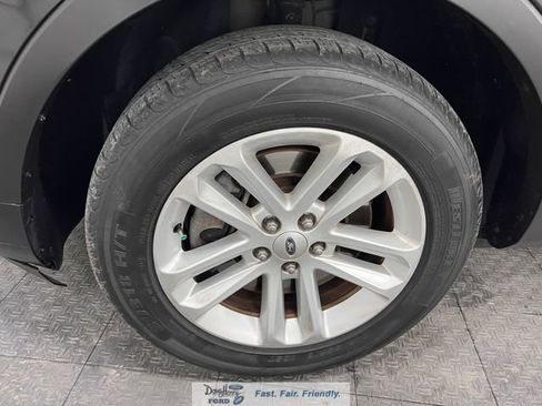 Used 2015 Ford Explorer XLT w/ Equipment Group 202B image 19