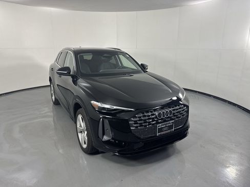 Used 2025 Audi Q5 Premium Plus w/ Premium Plus image 32