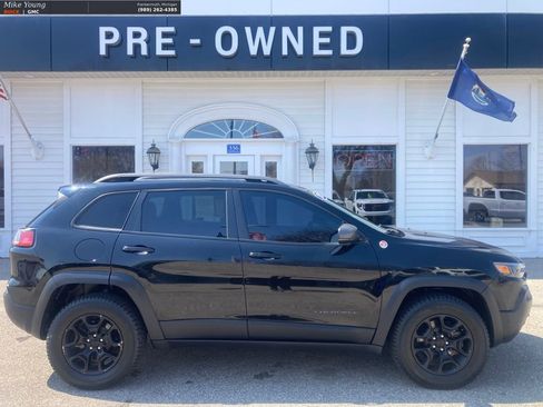 Used 2020 Jeep Cherokee Trailhawk w/ Comfort & Convenience Group image 4
