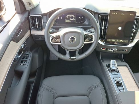 New 2026 Volvo XC90 B6 Plus w/ Protection Package Premier image 8