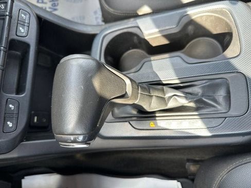 Used 2018 Chevrolet Colorado Z71 AWD/4WD image 16