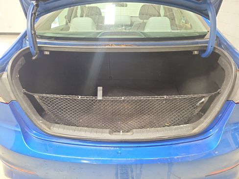 Used 2017 Hyundai Elantra SE image 8